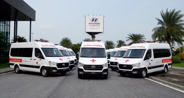 Hyundai Thành Công tặng 10 xe Solati bản cứu thương cho các bệnh viện tuyến đầu